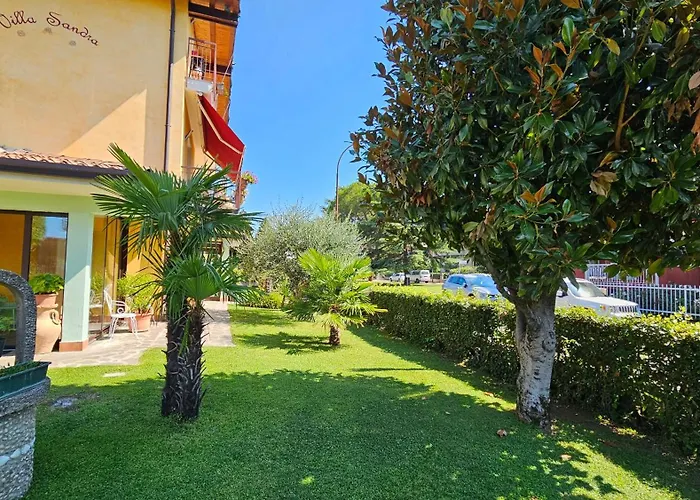 Sandra Bed & Breakfast Sirmione