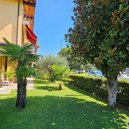 Sandra Bed & Breakfast Sirmione