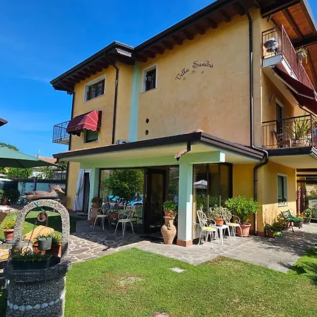 Sandra Bed & Breakfast
